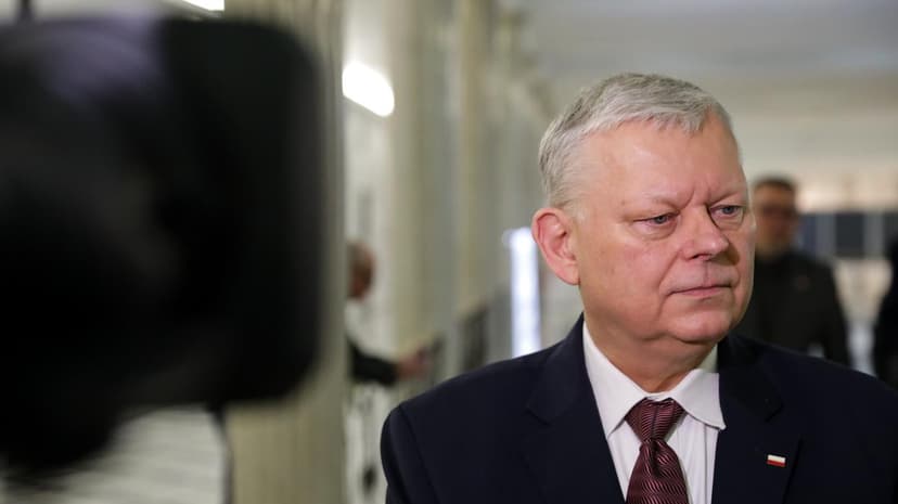 Polish Politician Suski Attacks Military Commander in Parliament