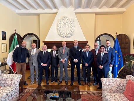 Italian Ambassador to Ecuador Meets Chamber of Commerce Representatives