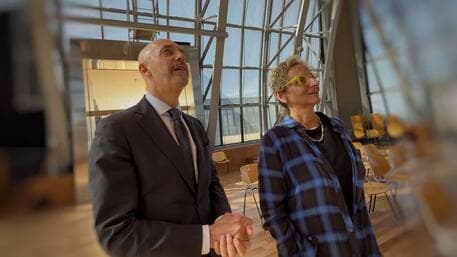 Italian Ambassador Visits Cultural Center in Buenos Aires