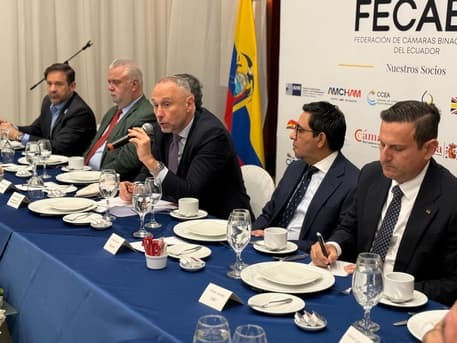 Italian Ambassador Meets Foreign Chambers of Commerce in Ecuador