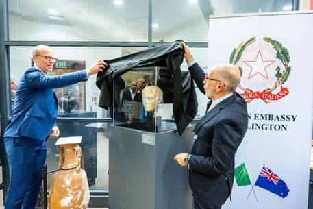 Roman Marble Head Returned to Italy from Wellington University