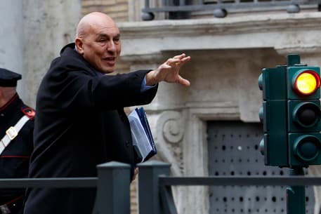 Italy considering aid measures for Gulf States says Crosetto