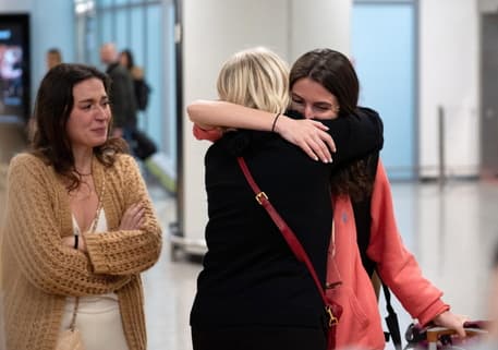 Rome continuing to fly back Italians stranded in Middle East