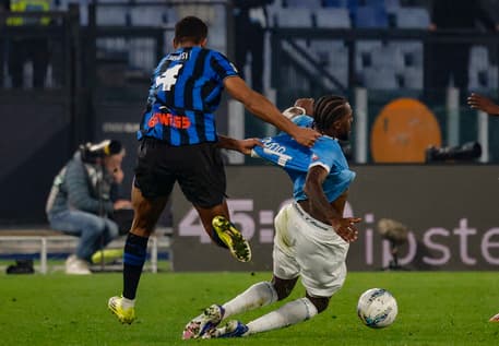 Lazio and Atalanta draw 2-2 in first leg of Italian Cup semi
