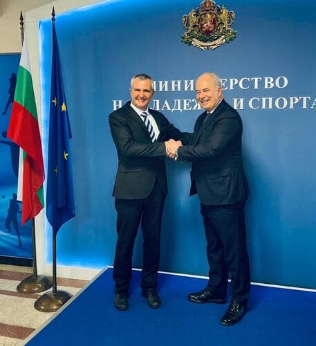 Giro d'Italia, Ambassador Apicella meets Bulgarian Minister of Sport