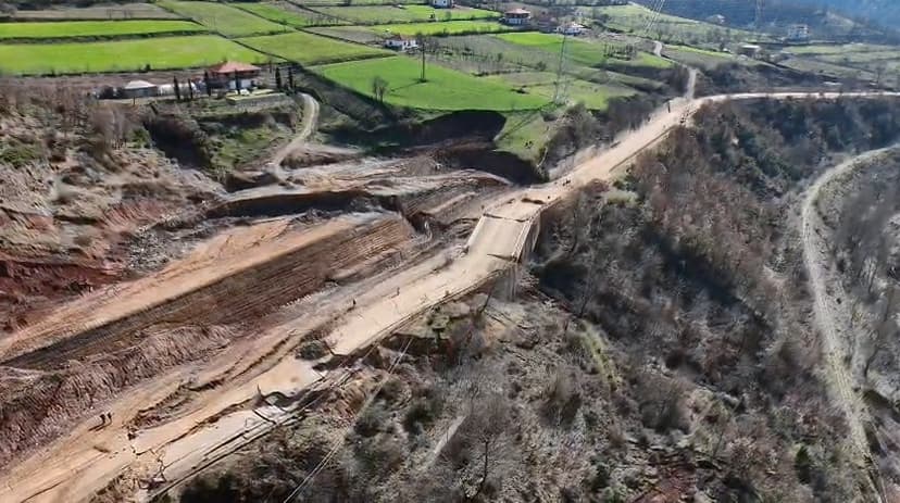 Albanian Opposition Criticizes Government Over Blocked Roads and Poor Infrastructure