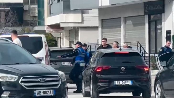Police Intervene in Youth Conflict in Vlora, Albania