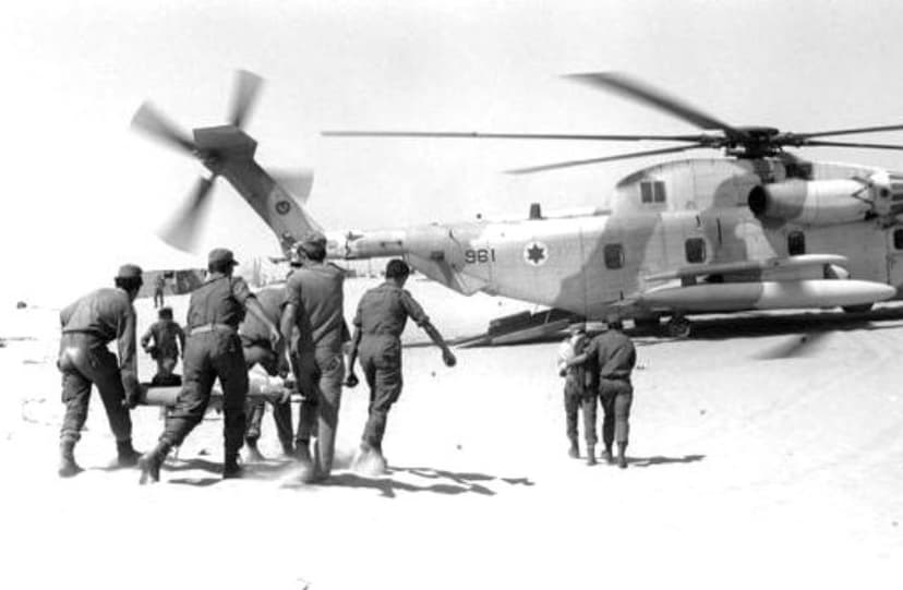 “Amerikanët po dërgojnë armatime për Izraelin, armë po dërgojnë edhe sovjetikët për arabët, por në të vërtetë ata s’duan…”/ Ditari politik i Enver Hoxhës, për konfliktin në Lindjen e Mesme, 16 tetor 1973