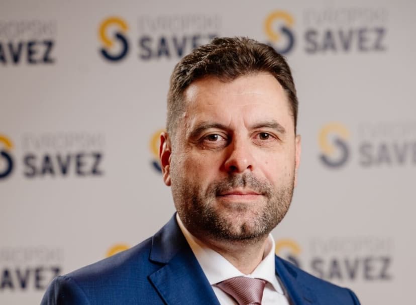 Vujović: Vlada da bira između podrške Evropskoj uniji ili Demokratama