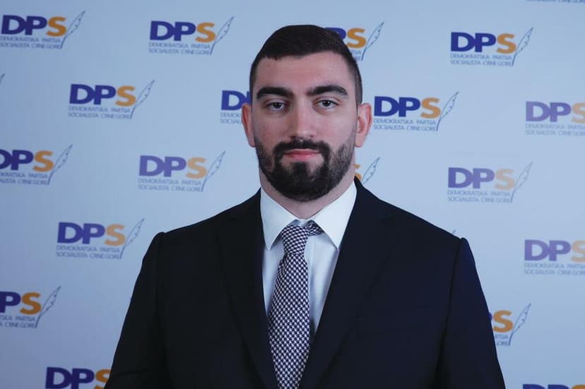 Klikovac Ćemanu: Pitajte Bečića zašto je persona non grata u jednoj članici EU