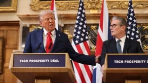 „Naše elite postale su kult smrti, Britanci ne žele da učestvuju u Trampovoj ratnoj opsesiji“: Oven Džons analizira za Gardijan