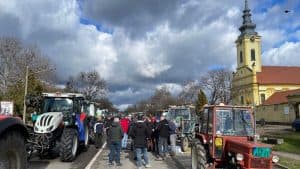 Serbian Farmers Block Roads Demanding Subsidies