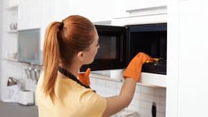 Simple Trick for a Sparkling Clean Microwave Oven