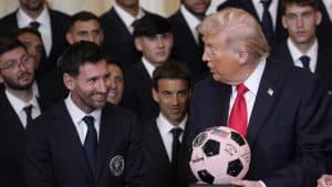 Donald Trump welcomed Messi and told him: I don't know, maybe you're better than Pele