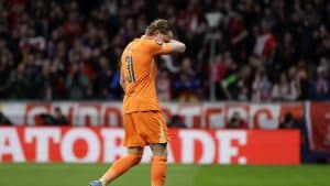 Goalkeepers showed support for Tottenham's goalkeeper who was substituted in the 17th minute of his Champions League debut (VIDEO)