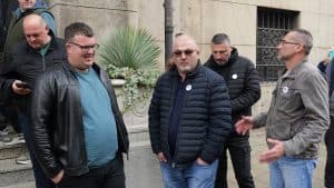 Građani blokirali Nemanjinu, poljoprivrednici na sastanku u Vladi