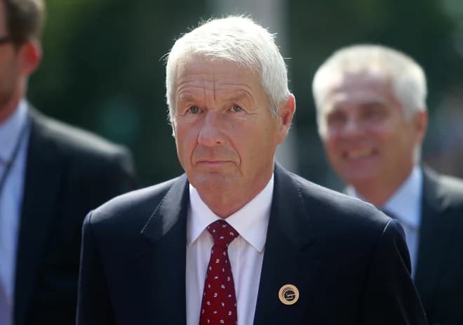 Nekdanji premier hospitaliziran po razkritju stikov z Epsteinom