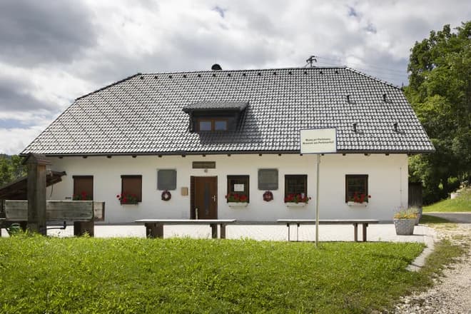 Austrian Interior Ministry's Slow Response to Peršman Homestead Raid Incident Criticized