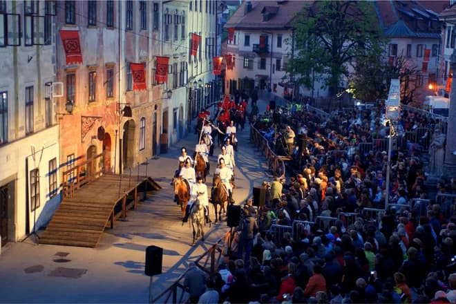 52 vikend izletov po Sloveniji