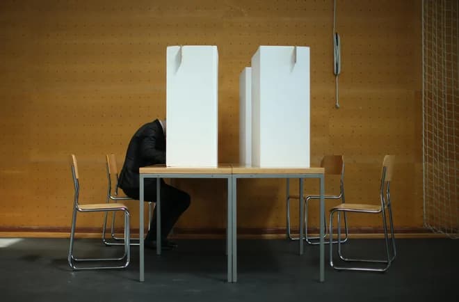 Slovenian Political Poll Shows Stable Gap Between SDS and Freedom Movement