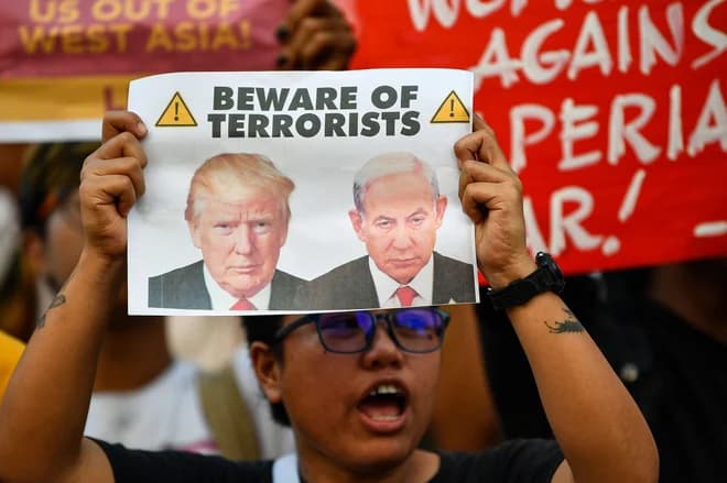 
                        Iràn, EE.UU. y el partido de las flores muertas
                    