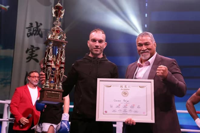 Sloviti borec izročil posebno nagrado slovenskemu šampionu