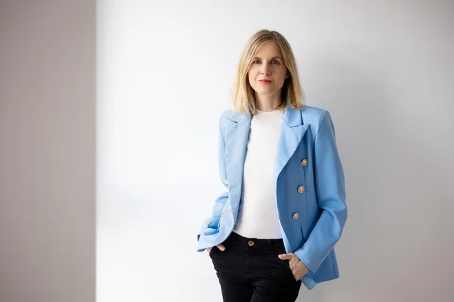 Slovenian Political Commentator Criticizes Ideological Election Campaigns