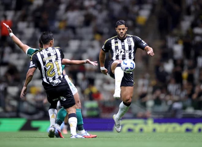 V finalu kar 23 rdečih kartonov, vključen tudi Hulk (VIDEO)