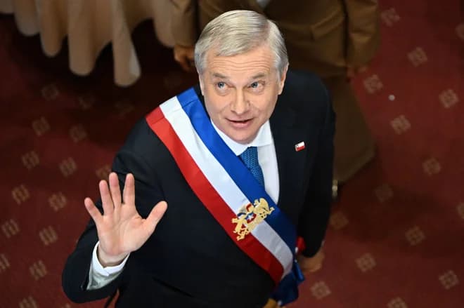 Pinochet Supporter José Antonio Kast Leads Chile