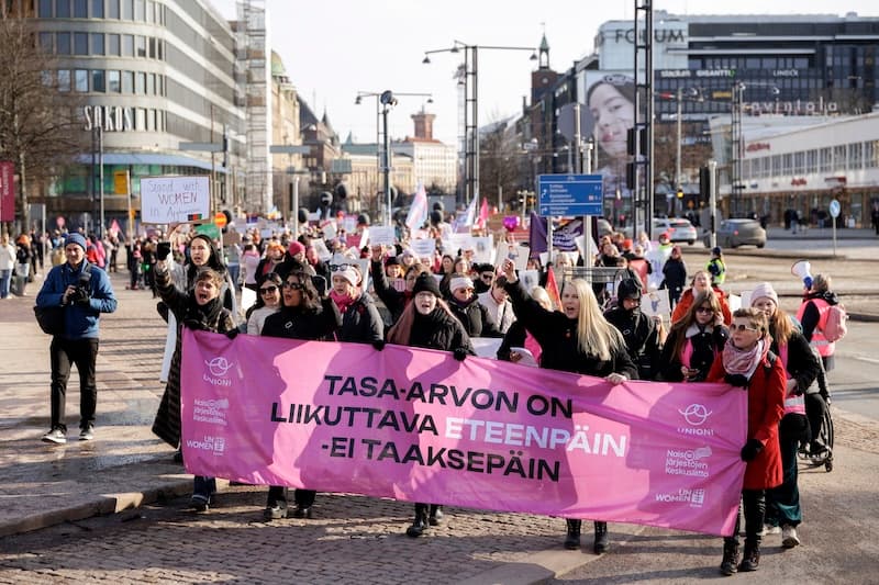 15,000 March in Helsinki for International Women’s Day