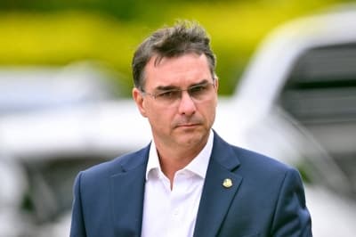  Family name fuels Bolsonaro scion’s rise in Brazil election polls 