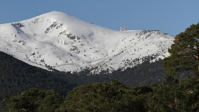 Mountaineer Dies After Fall in La Bola del Mundo, Spain