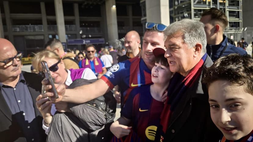 Barcelona Presidential Candidates Campaign for Member Autographs