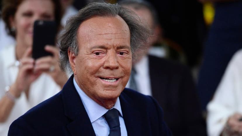 
                                                                                                                                          Julio Iglesias demanda a elDiario.es por los testimonios de sus denunciantes tras hacerlo también contra Yolanda Díaz
                                                                                                                                      