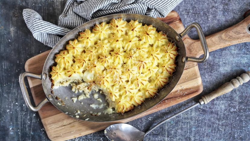
                                                                                                                                            Sorprende en casa con un cremoso pastel de merluza gratinado
                                                                                                                                        