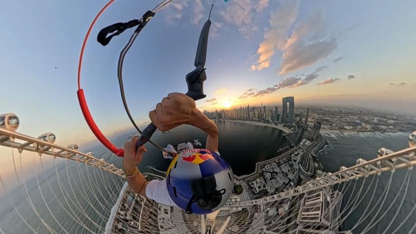 Principi launches with a kite from the world's tallest Ferris wheel and breaks two world records