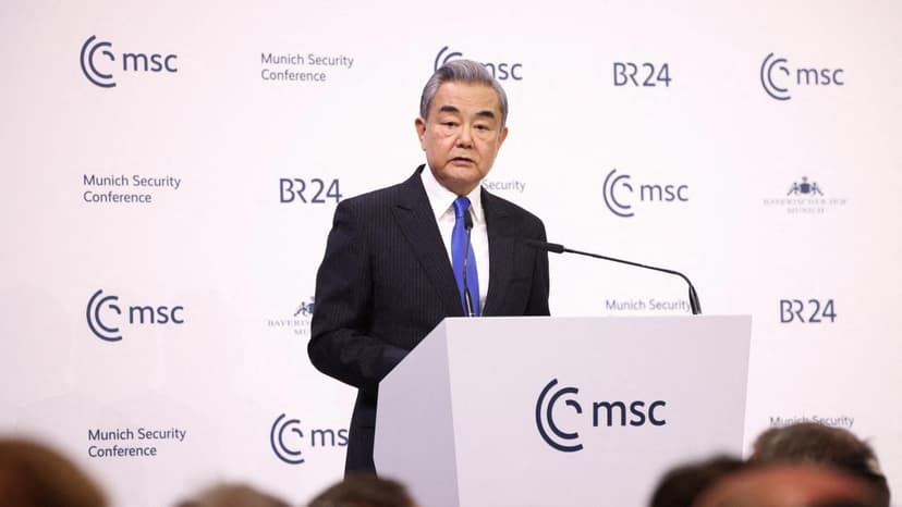 
                 El canciller chino asegura al gobierno de Irán el apoyo de China en la defensa de su soberanía
             