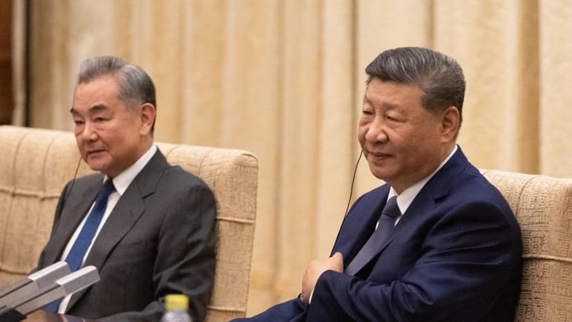 
          China pide a todos los contendientes “que paren de inmediato la guerra” para que no se extienda
      