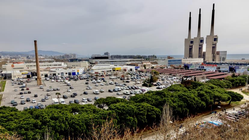 Sant Adrià de Besòs Activates Inditex Campus and Reconfigures Alcampo Area