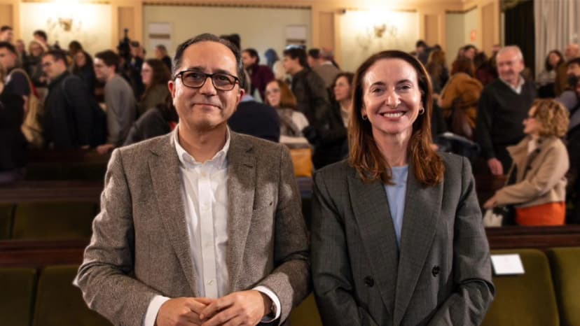 
                                                Gandía se impone a Solanes y se convierte en nuevo rector de la Universitat de València
                                            