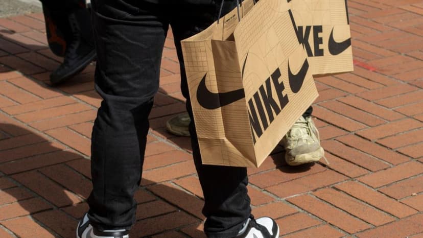 
                                                                                              Equípate con las rebajas de primavera en Nike: zapatillas, mochilas y más a precio de outlet
                                                                                          