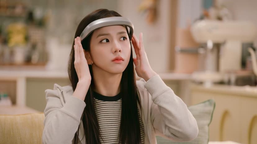 'Love 911', the Netflix romantic comedy with Jisoo from Blackpink
