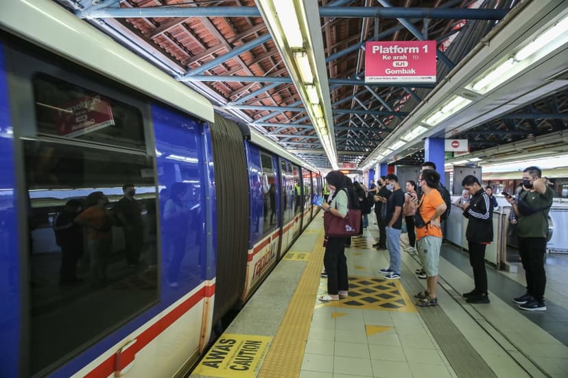 Transport minister orders probe after LRT Kelana Jaya Line suffers two disruptions in one day