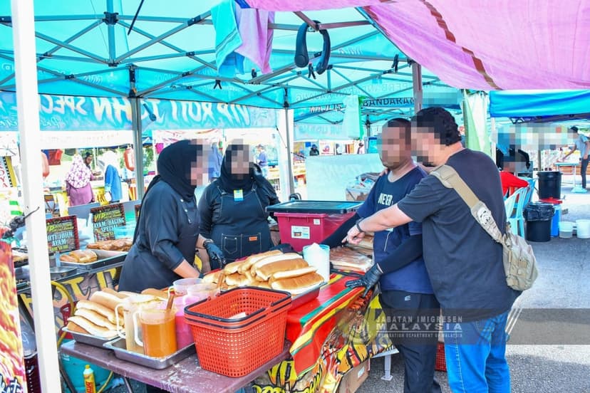 Immigration Dept detain 13 foreign nationals at Ramadan bazaars in Bandar Baru Bangi