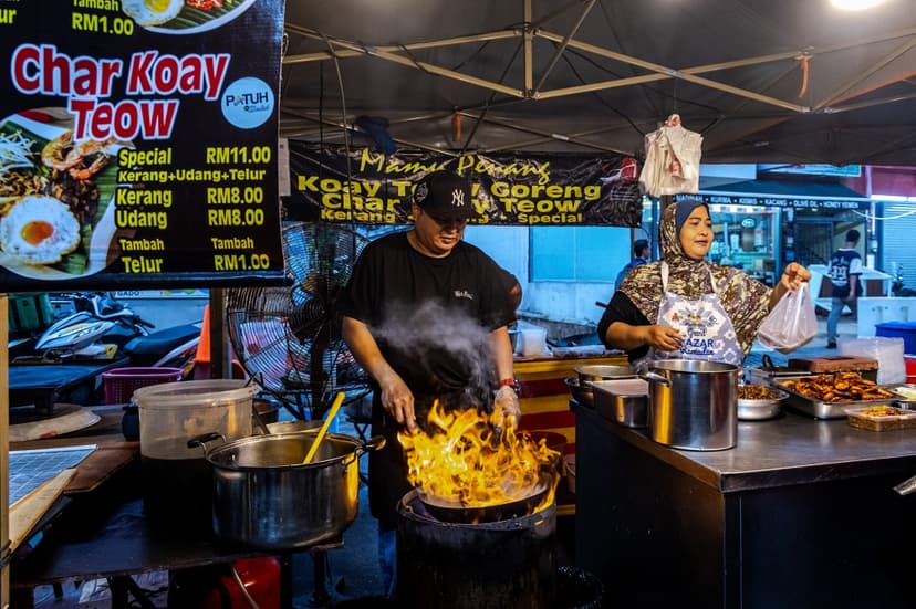 One meal, one drink, RM30 later: Shoppers feel the squeeze at Ramadan bazaars