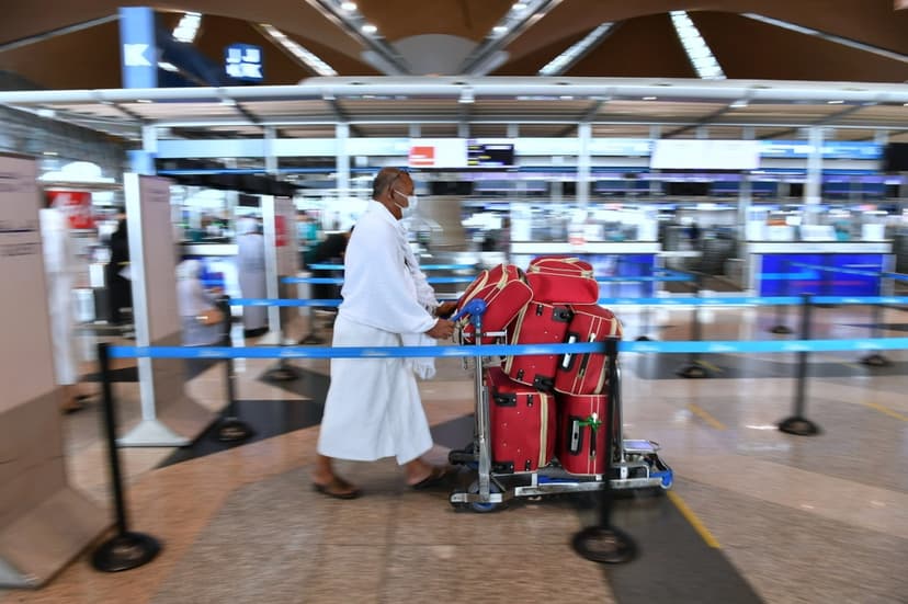 Stranded Malaysian umrah pilgrims opt to fly home at own expense after Malaysia Airlines delays Jeddah–KL flight