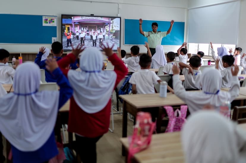 Malaysian Education Ministry opens 20,000 contract teacher positions