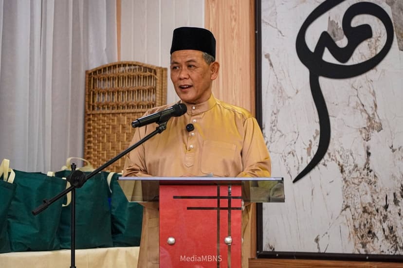 Negri Sembilan MB admits to running red lights with police escort