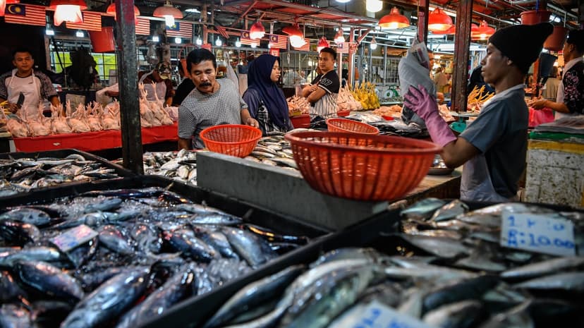 Malaysia Sets Aidilfitri Price Cap for 27 Essential Goods