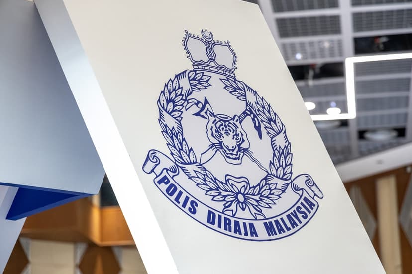 Johor Police Arrest Two for Impersonating Immigration Officers and Extortion